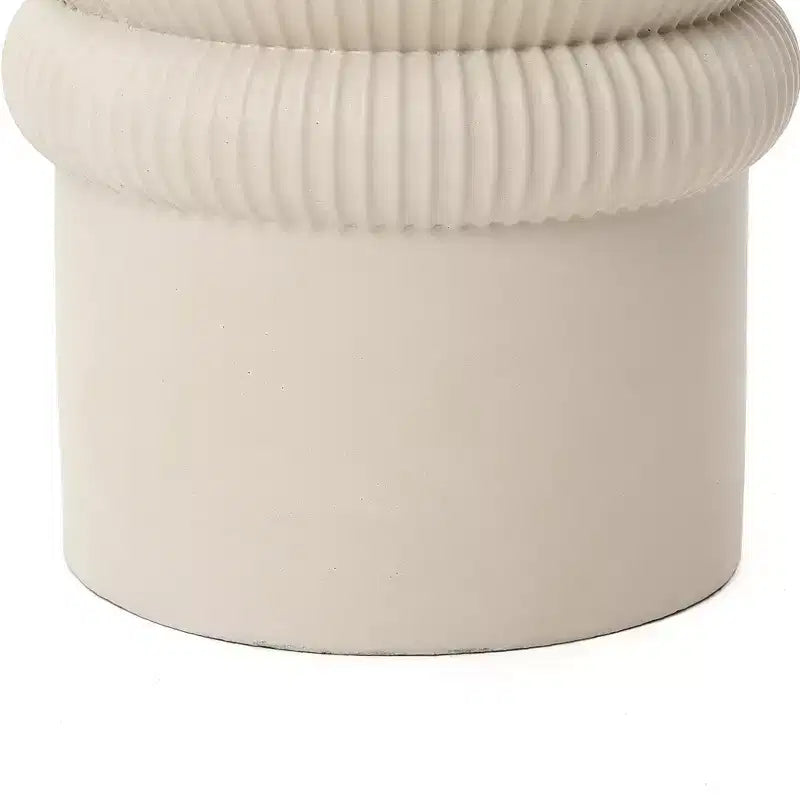 LuxenHome Table d'appoint extérieure cannelée 18, tables d'appoint rondes modernes beige, petite table d'accent sculpturale pour jardin, porche