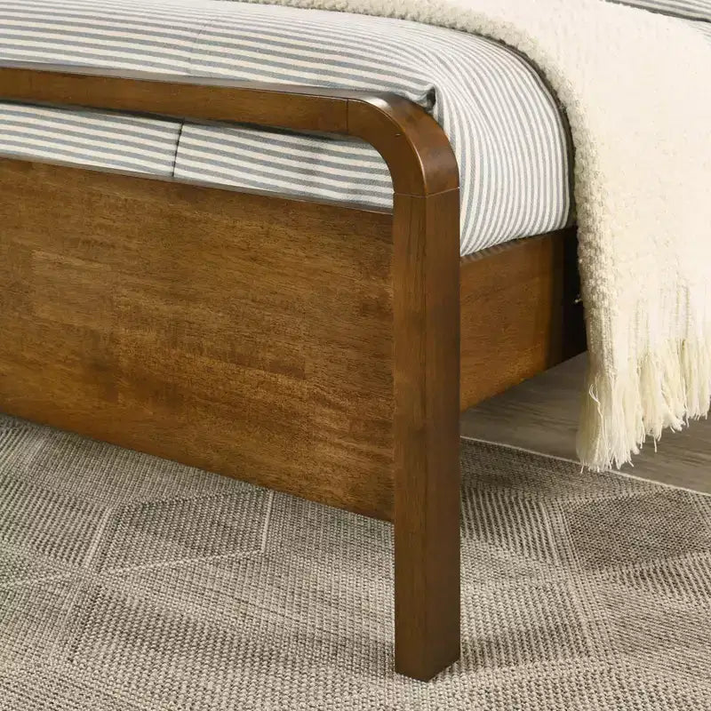 Ensemble de chambre Roundhill Furniture Eldren en bois, lit plateforme avec commode, miroir et table de chevet, finition noyer