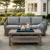 Table basse de patio intérieur-extérieur Martha Stewart Lily Pond avec étagère de rangement inférieure en osier de rotin gris patiné