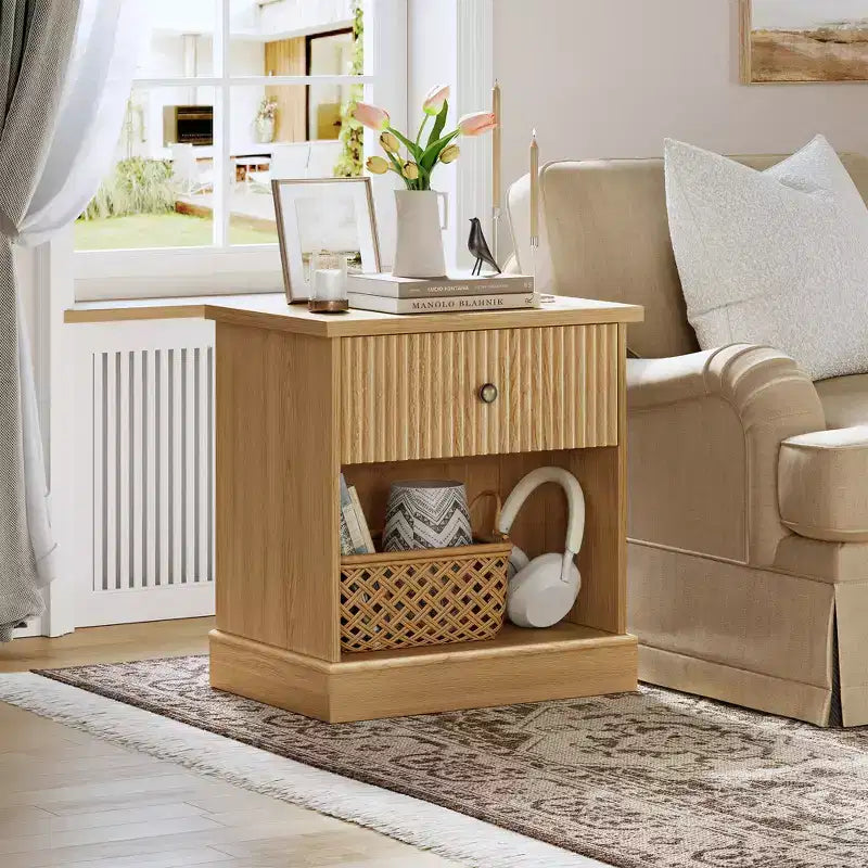 Table de chevet cannelée moderne du milieu du siècle avec tiroir, table de chevet peu encombrante avec rangement, idéale pour chambre ou salon