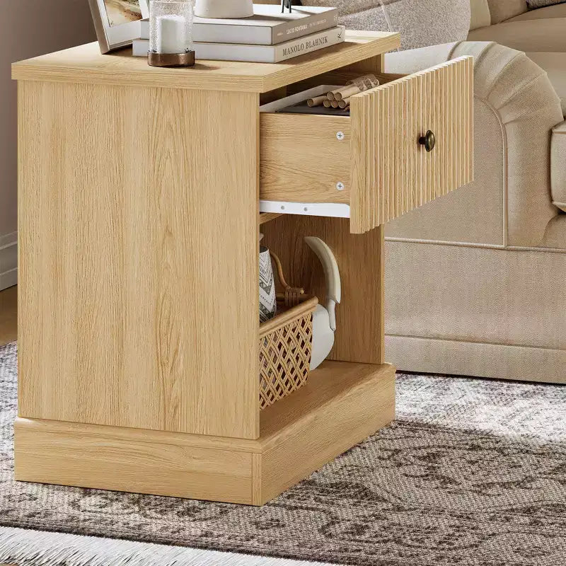 Table de chevet cannelée moderne du milieu du siècle avec tiroir, table de chevet peu encombrante avec rangement, idéale pour chambre ou salon
