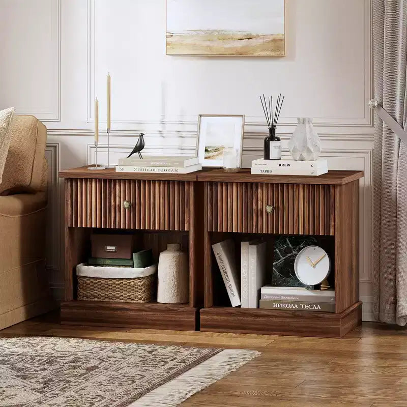 Table de chevet cannelée moderne du milieu du siècle avec tiroir, table de chevet peu encombrante avec rangement, idéale pour chambre ou salon