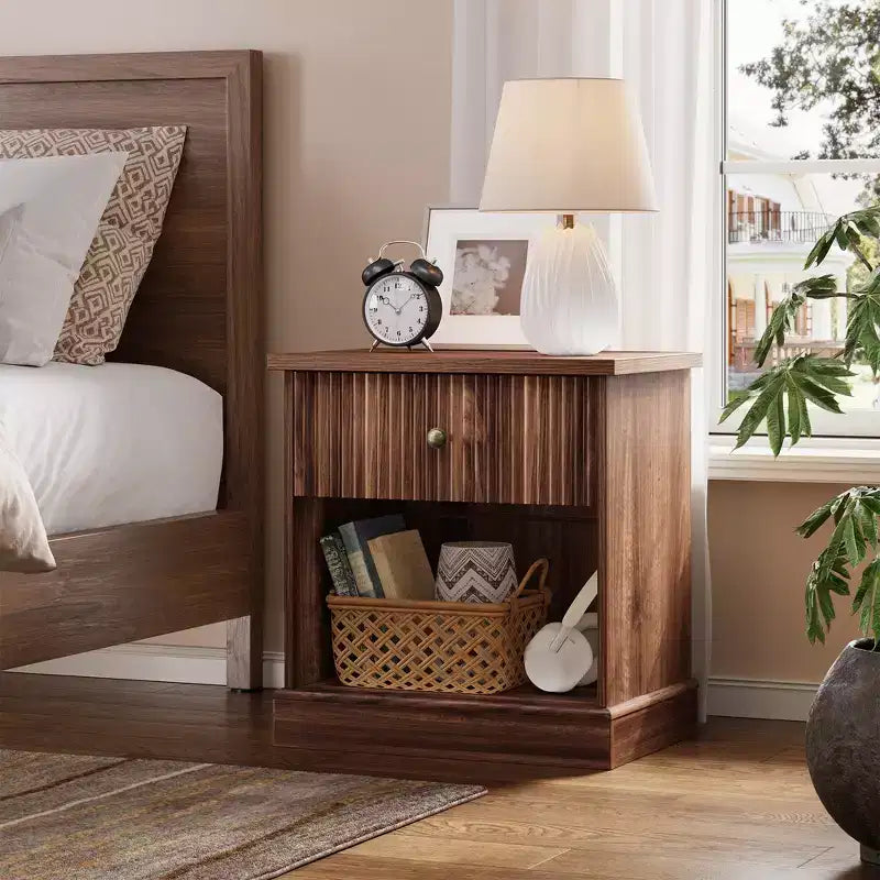 Table de chevet cannelée moderne du milieu du siècle avec tiroir, table de chevet peu encombrante avec rangement, idéale pour chambre ou salon