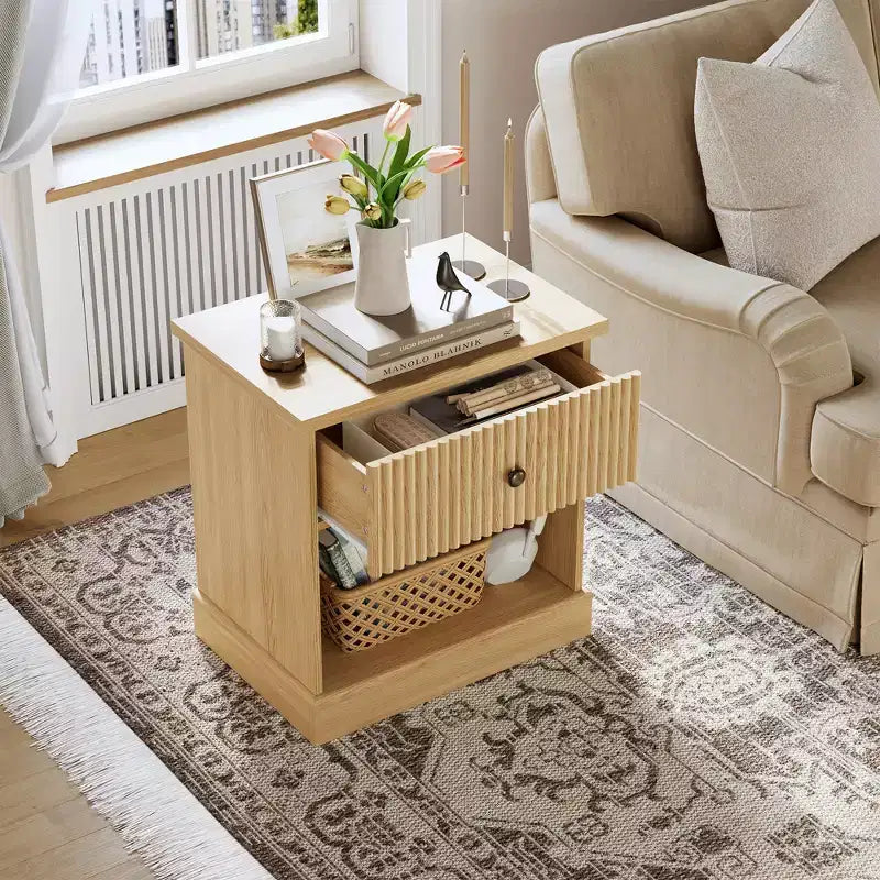 Table de chevet cannelée moderne du milieu du siècle avec tiroir, table de chevet peu encombrante avec rangement, idéale pour chambre ou salon
