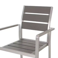 Chaises de salle à manger modernes d'extérieur en aluminium avec siège imitation bois (ensemble de 2), gris et argent