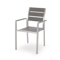 Chaises de salle à manger modernes d'extérieur en aluminium avec siège imitation bois (ensemble de 2), gris et argent