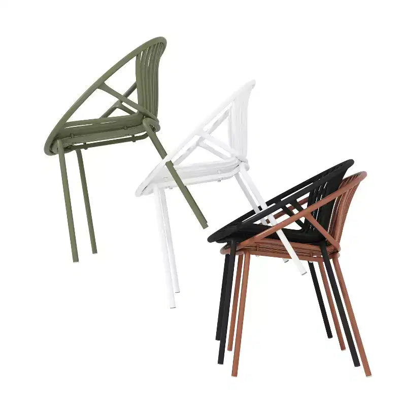 Chaises de salle à manger de terrasse Chaises empilables avec design respirant Style d'art moderne simple (Lot de 2), Pieds en métal + dossier en plastique, Noir