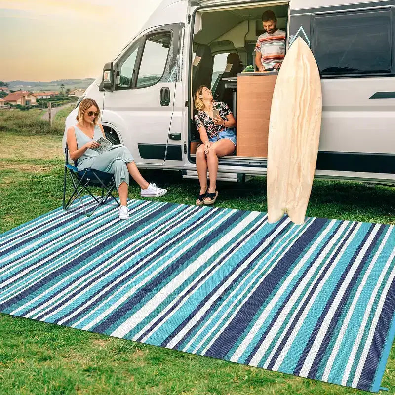 Tapis d'extérieur réversible en plastique étanche 8x10, à rayures colorées, pliable pour patio, camping-car, terrasse, pique-nique, véranda, caravane, balcon, bleu