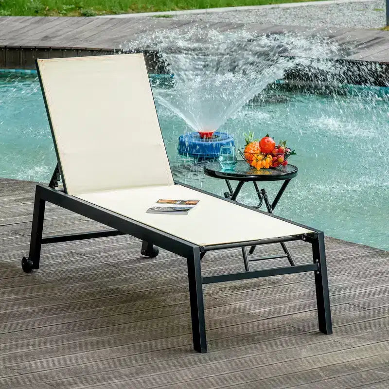 Chaise longue extérieure, transat de patio avec dossier inclinable 5 positions et 2 roues