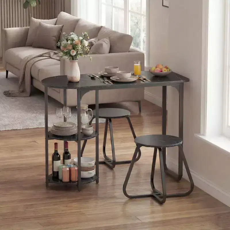 Ensemble table à manger 3 pcs Costway, table de cuisine en bois et métal et 2 tabourets avec étagères de rangement, brun rustique+noir/blanc+doré
