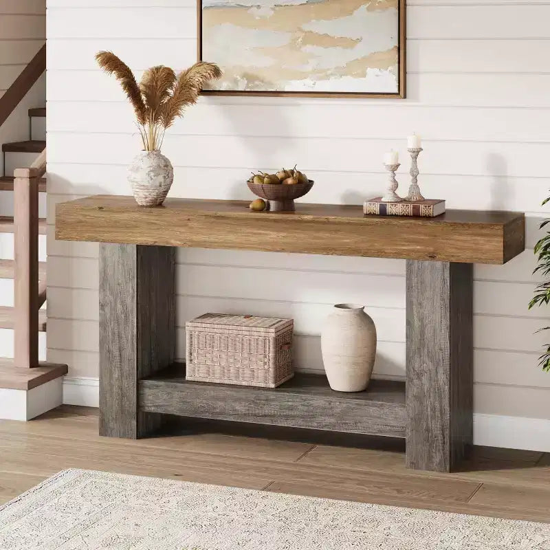 Table console d'entrée longue style ferme 63 po, table console 2 niveaux brun rustique et gris derrière le canapé avec rangement ouvert pour entrée, salon et couloir