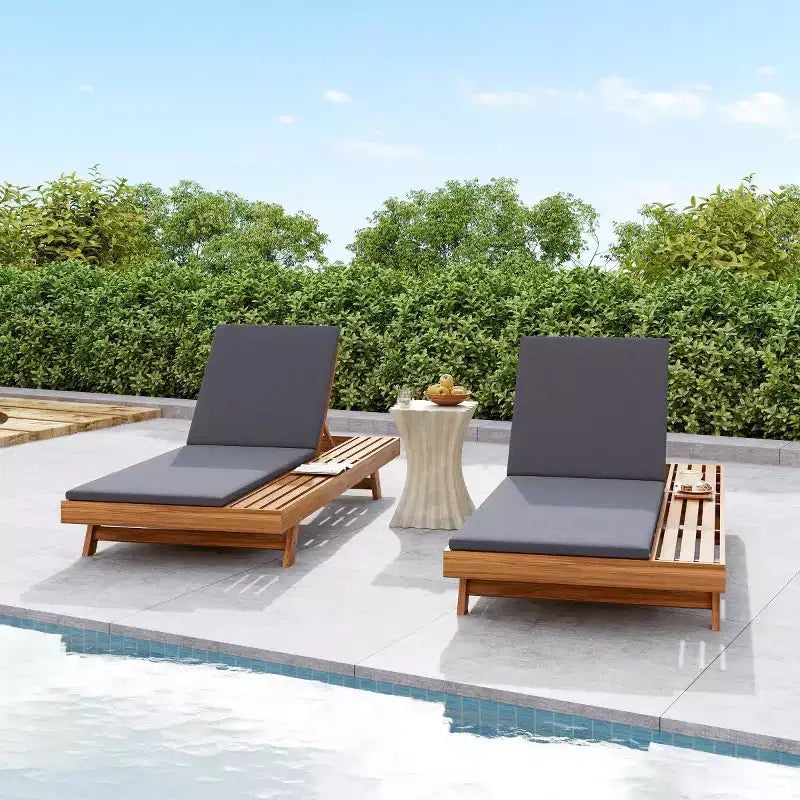 Chaise longue extérieure en bois d'acacia avec coussins, chaises longues inclinables de patio modernes avec espace latéral pour jardin et bord de piscine - Panipeachy