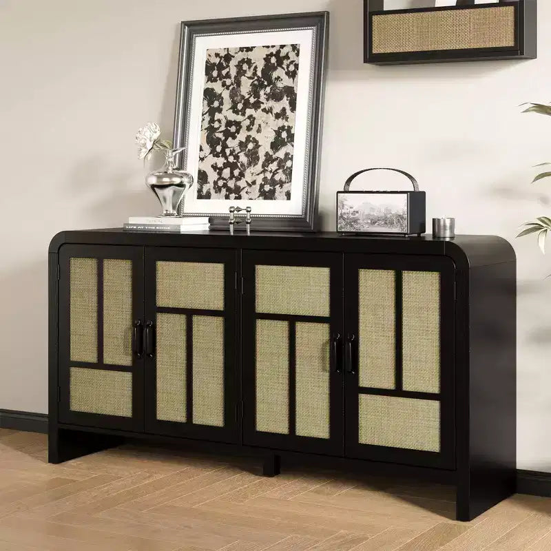 Buffet en rotin noir 59 po avec 4 portes, buffet enfilade boho à étagères réglables, accent en bois pour salle à manger et salon