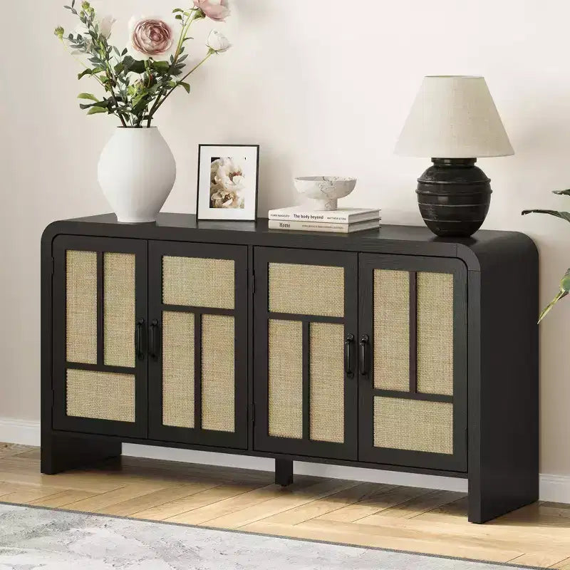 Buffet en rotin noir 59 po avec 4 portes, buffet enfilade boho à étagères réglables, accent en bois pour salle à manger et salon