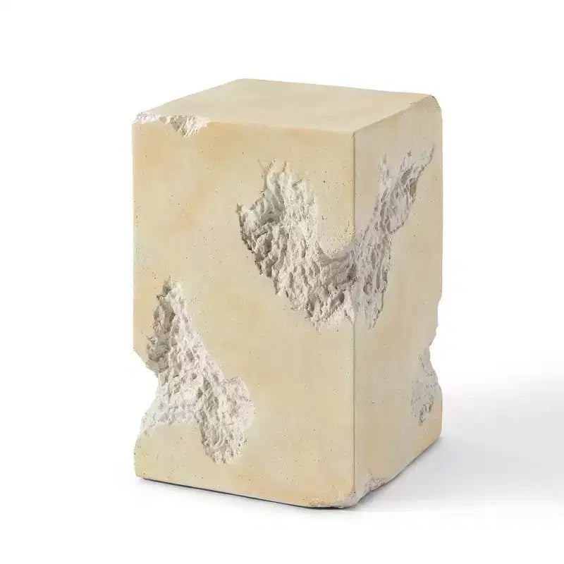 Table d'appoint blanche en faux travertin faite main - plateau rond en béton 13.8, capacité 200lbs, résistante aux intempéries, usage intérieur/extérieur sans assemblage
