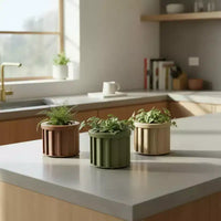 Jardinière ronde moderne en aluminium brun cendre, petite, pour interieur et extérieur, pot de fleurs texture avec drainage et finition durable