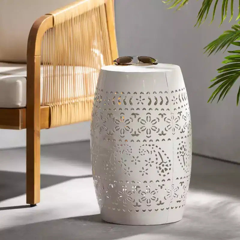 Table d'appoint en metal d'extérieur et d'interieur avec design ajoure en dentelle, table d'appoint tonneau pour patio, jardin et salon, sans montage requis - Panipeachy