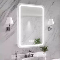 Armoire à pharmacie rectangulaire FAMYYT 20 po L x 28 po H en fer avec miroir, lumière DEL dimmable, fonction antibuée et prises - Entièrement assemblée