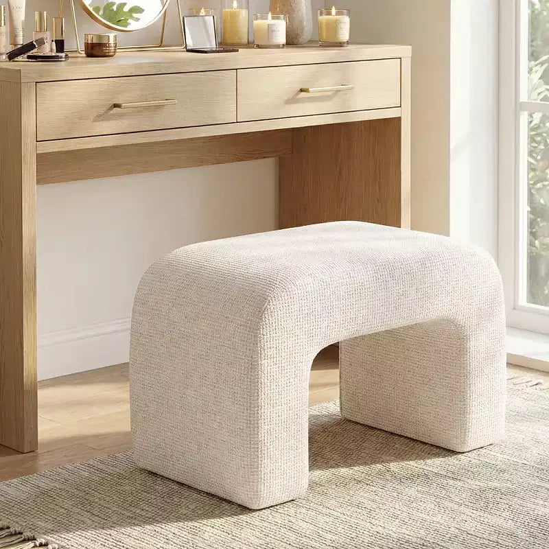 Banc rembourré moderne 29, assise d'appoint moelleuse pour petits espaces, repose-pieds ou tabouret de coiffeuse, assise moderne pour salon - Panipeachy