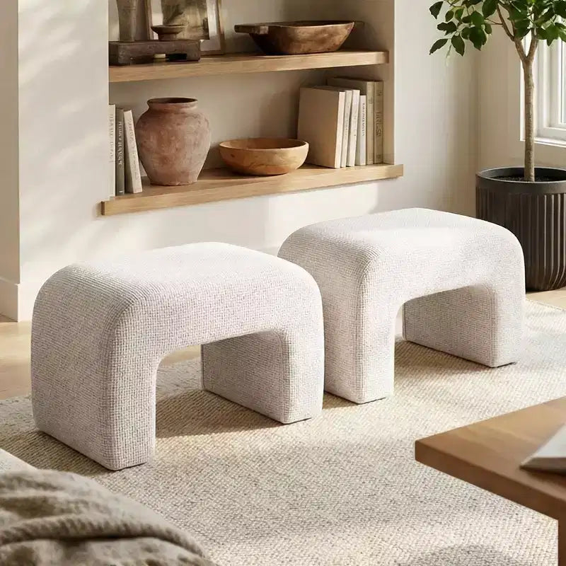 Banc rembourré moderne 29, assise d'appoint moelleuse pour petits espaces, repose-pieds ou tabouret de coiffeuse, assise moderne pour salon - Panipeachy