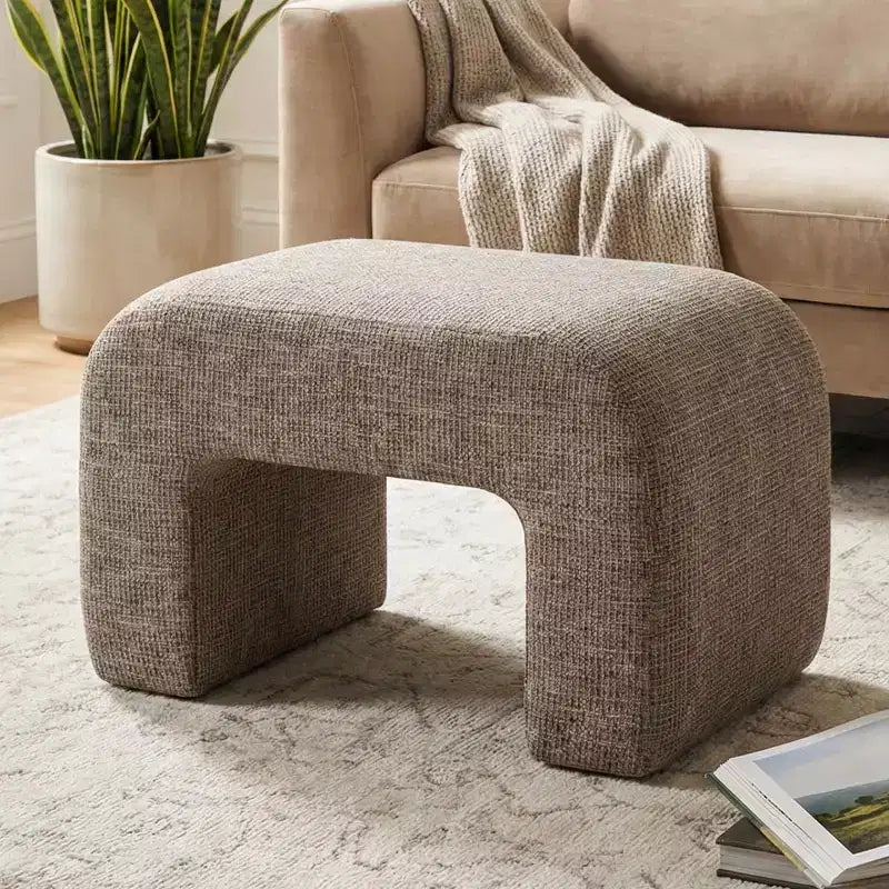 Banc rembourré moderne 29, assise d'appoint moelleuse pour petits espaces, repose-pieds ou tabouret de coiffeuse, assise moderne pour salon - Panipeachy