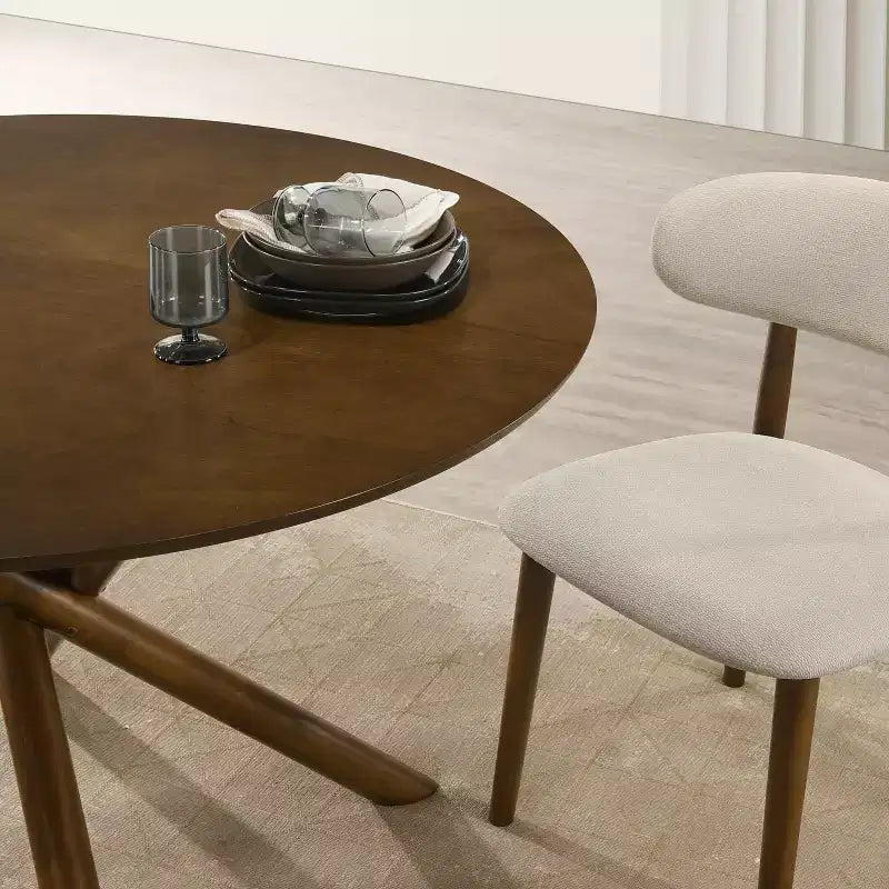 Roundhill Furniture Arnott table de salle à manger ronde, finition noyer