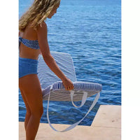 Sunnylife : Chaise pliante à emporter partout - Rayures Resort Bleu Marine, Chaise longue
