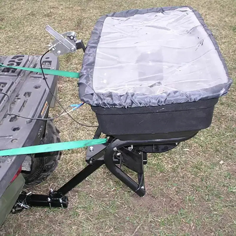 Épandeur d'engrais et de semences Field Tuff 12 V de 56,7 kg avec attelage et protection anti-pluie pour VTT, UTV ou tracteur utilitaire