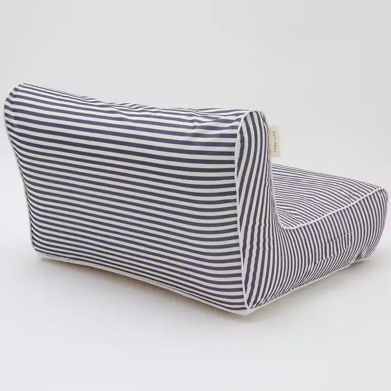Sunnylife : Chaise flottante Luxe - Marine Navy Stripe - lounge de piscine gonflable