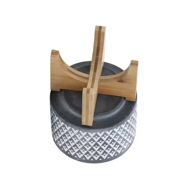 Jardinière en céramique à motif aztèque gris 5x5x6 sur support en bois, décoration de pot de fleurs intérieure et extérieure pour patio, balcon, porche, entrée, étagère de présentation