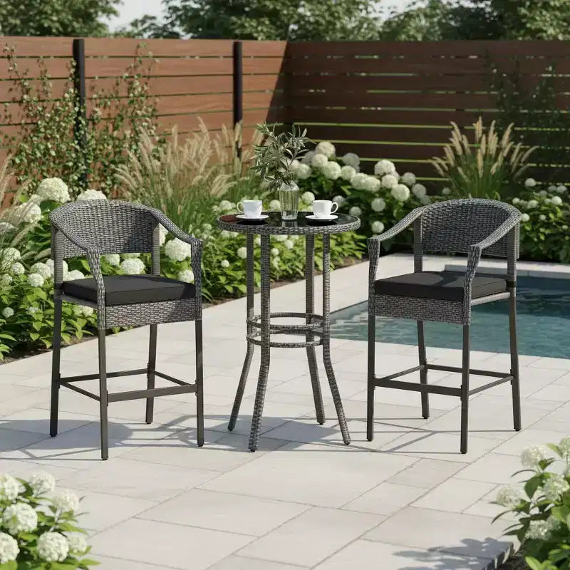 Gymax Ensemble de bar extérieur 3 pièces Table ronde et fauteuils en osier de hauteur bar avec plateau en verre trempé et coussins