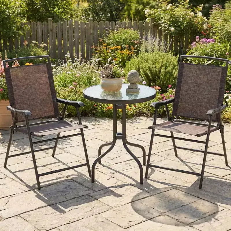 Gymax Ensemble bistro de terrasse d'extérieur 3 pièces avec table en verre trempé ondulé, 2 chaises pliantes à cadre en acier, patins réglables pour jardin, porche, cour