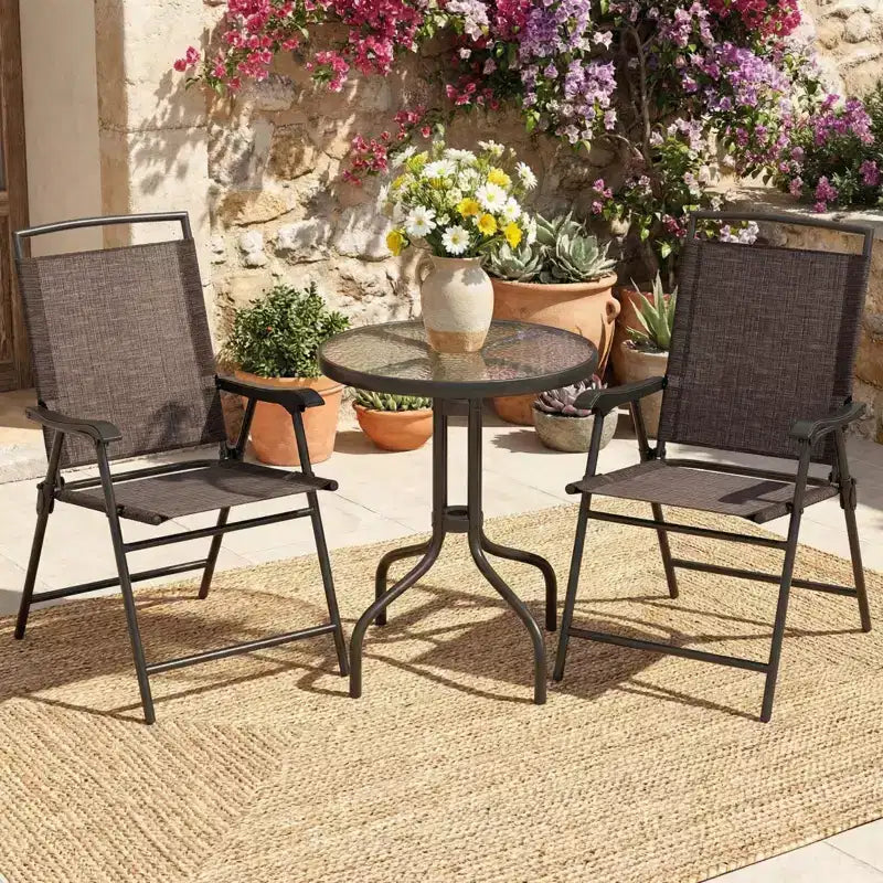Gymax Ensemble bistro de terrasse d'extérieur 3 pièces avec table en verre trempé ondulé, 2 chaises pliantes à cadre en acier, patins réglables pour jardin, porche, cour