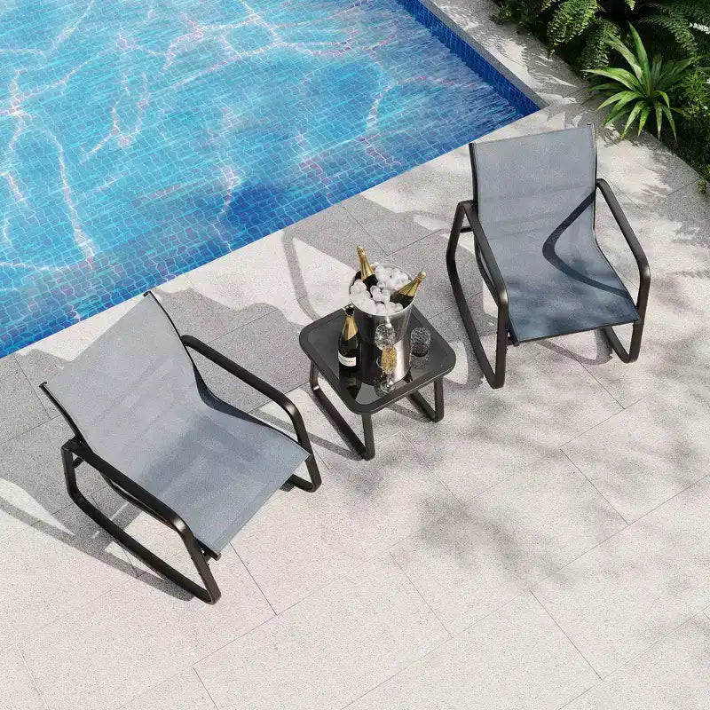 Ensemble de bistro à bascule d'extérieur Garvee 3 pièces, ensemble de meubles de petit patio en tissu textilène avec accoudoirs en fer et table basse pour pelouse, porche