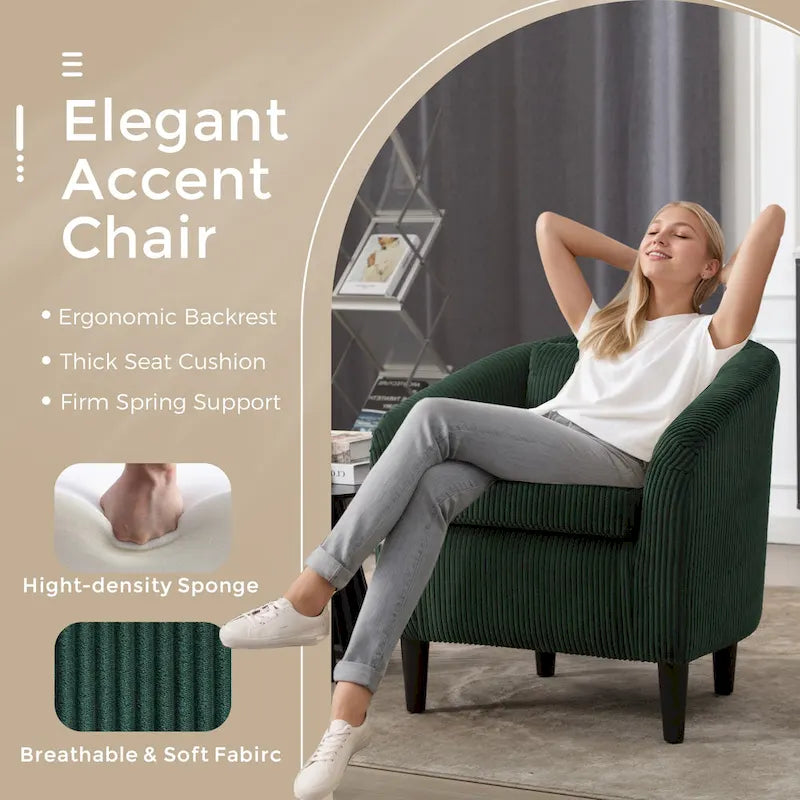 Fauteuil tonneau rembourré Emerald 24.8 avec pieds en bois et oreillers