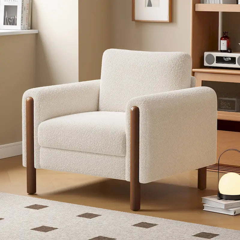 Fauteuil d'appoint rembourré blanc de 33,5 po avec pieds en noyer et accoudoir incurvé
