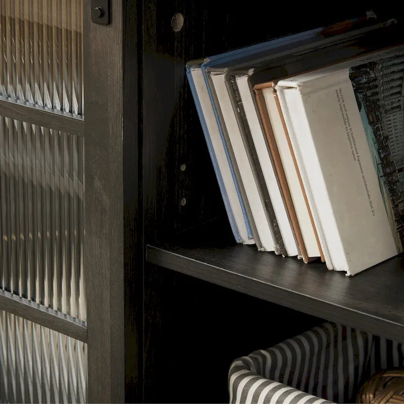Meuble TV Multifonctionnel avec Portes Coulissantes, Grand Meuble de Rangement avec 2 Portes Coulissantes en Verre Trempé Cannelé, TV jusqu'à 65 pouces
