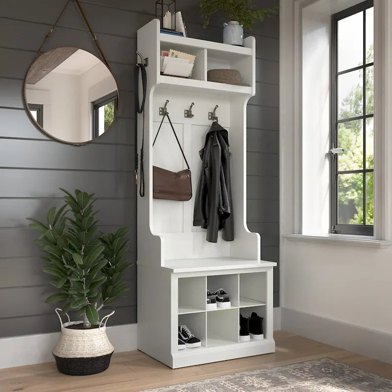 Arbre de vestibule Woodland et petit banc à chaussures avec étagères de Bush Furniture
