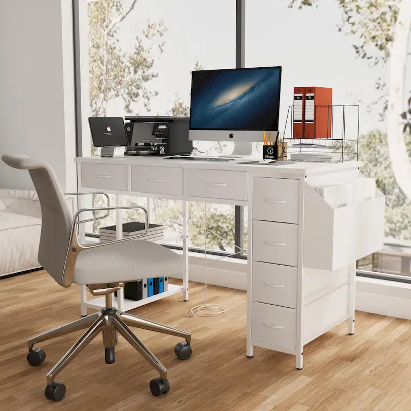 Bureau informatique moderne avec 7 tiroirs et station d'alimentation intégrée pour le gaming, les études ou le bureau à domicile