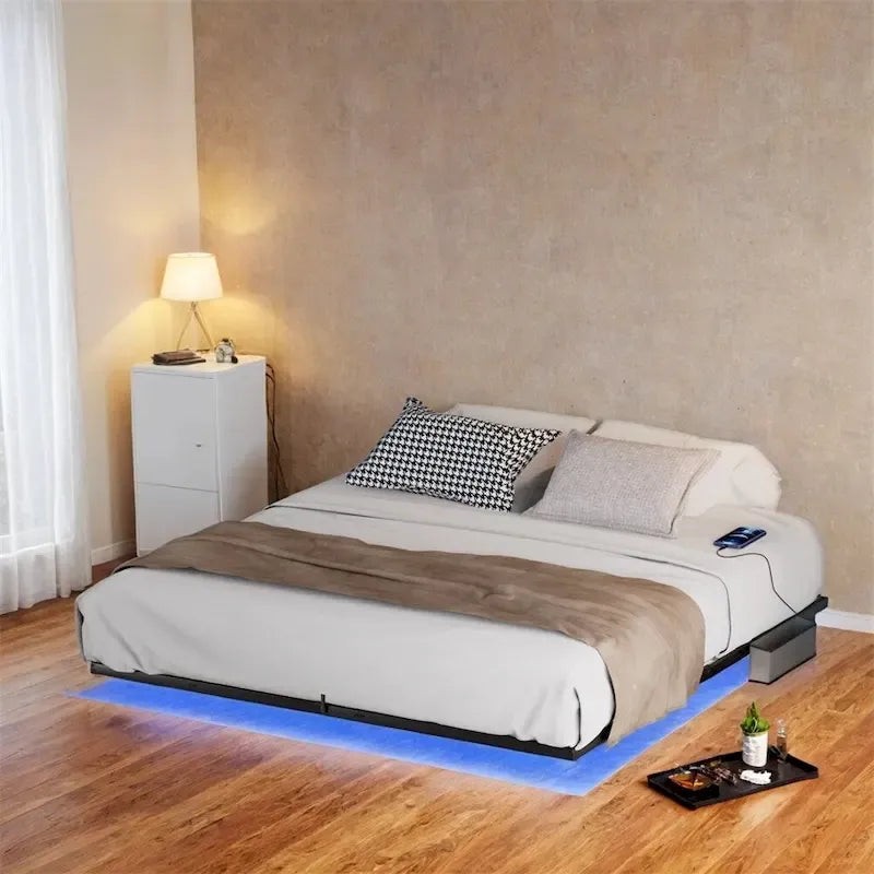 Lit flottant King Size avec lumières LED et station de recharge