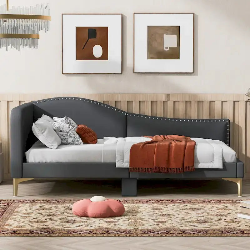 Lit de jour méridienne latérale rembourré avec garde-corps et tête de lit à bordure de clous incurvée, lit plateforme canapé-lit fauteuil inclinable