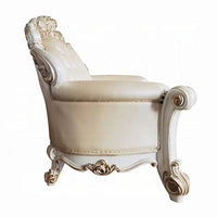 Causeuse Antoine, sculptée, simili-cuir champagne, blanc nacré 70 pouces