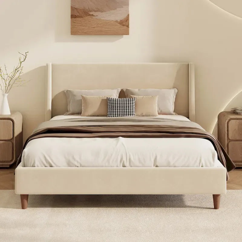 Lit plateforme luxueux rembourré en velours avec tête de lit élégante
