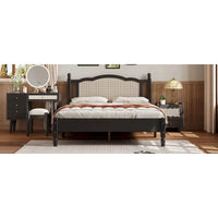 Lit double ancien en bois avec tête de lit en rotin