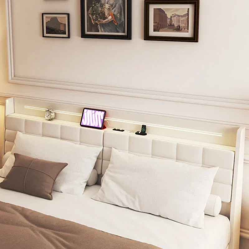 Lit plateforme flottant tapissé beige King Size avec tête de lit et espace de rangement caché