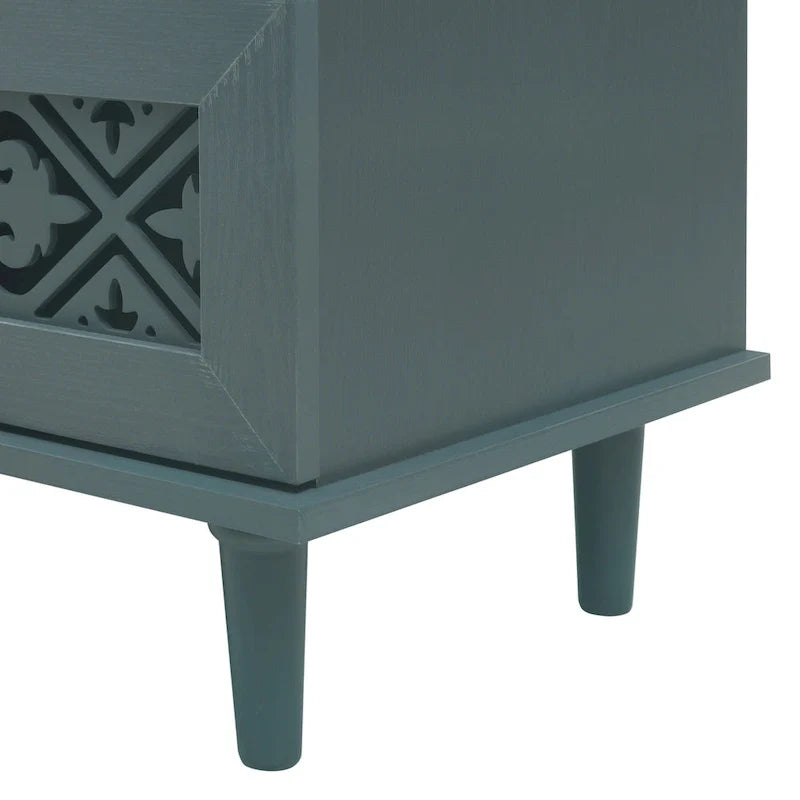 Commode horizontale à 7 tiroirs de style rétro avec façade de tiroirs sculptée et poignées métalliques pour chambre à coucher, salon