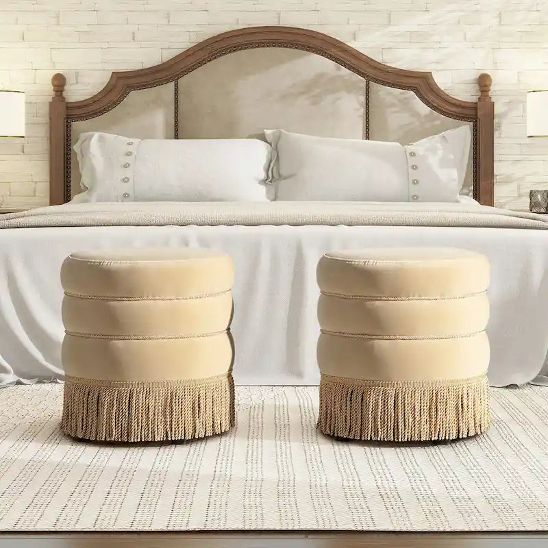Pouf rond capitonné Edward 17,5 avec franges dorées