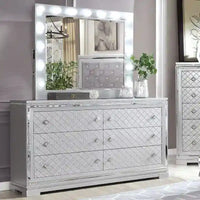 Seleena Glam Ensemble de chambre 5 pièces à panneaux capitonnés en bois argenté avec port USB par Furniture of America