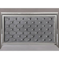 Seleena Glam Ensemble de chambre 5 pièces à panneaux capitonnés en bois argenté avec port USB par Furniture of America