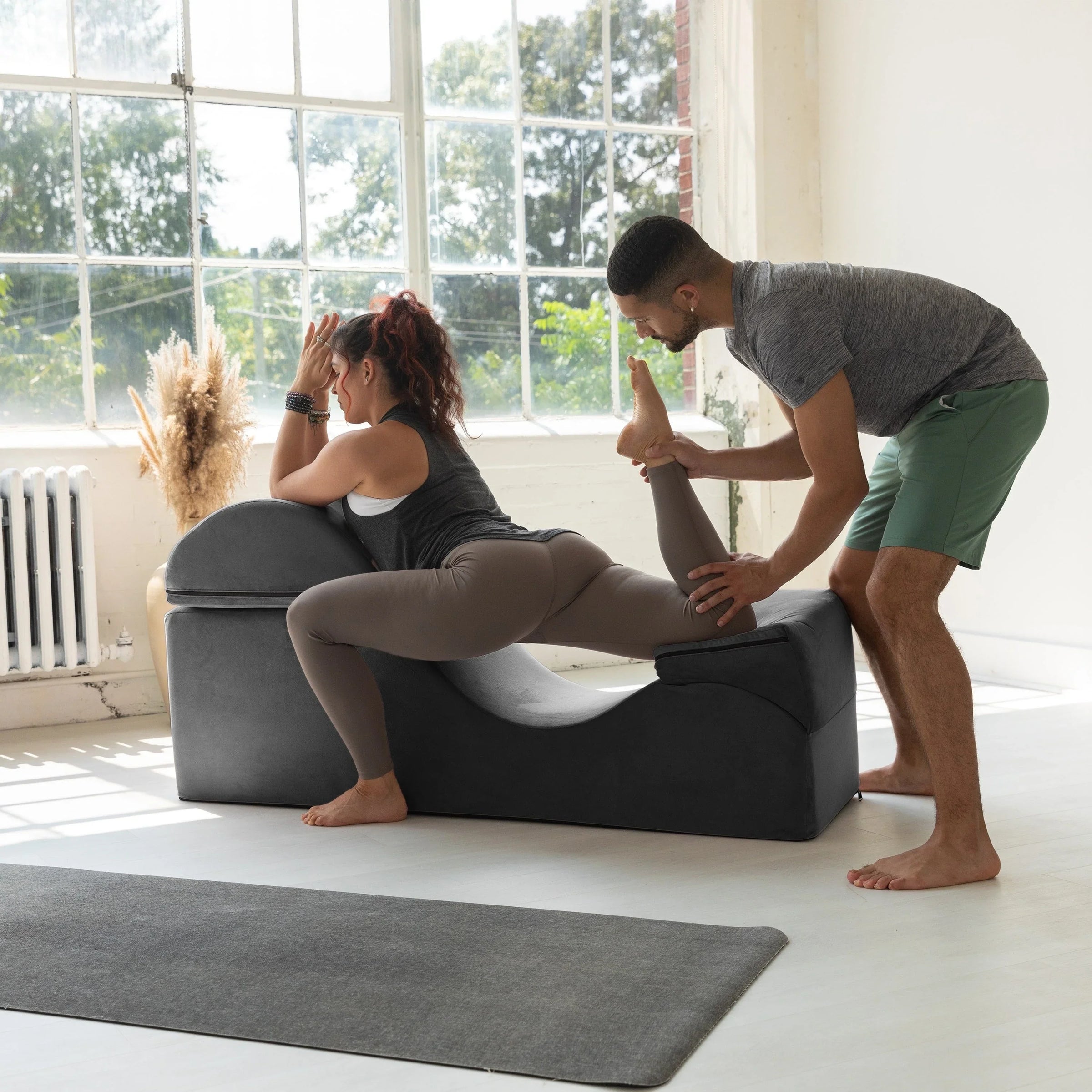 Avana Kami Méridienne convertible / yoga & massage - ottoman 2 en 1 avec fauteuil de yoga escamotable dissimulé, microvelours - N/A